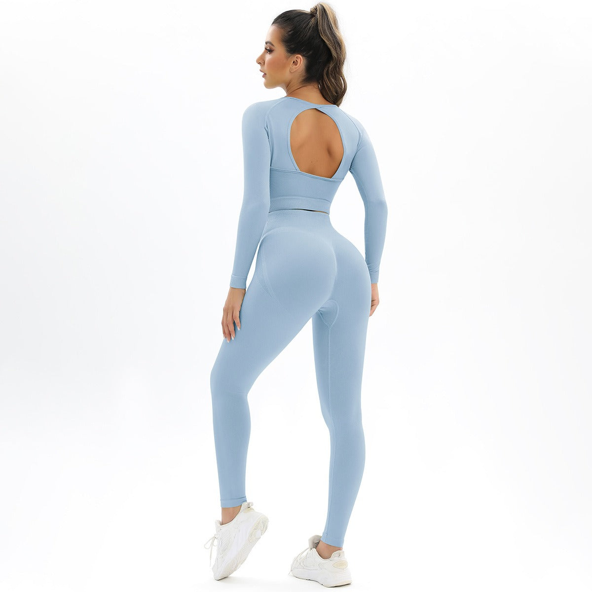 Qi Standout Two-Piece Set