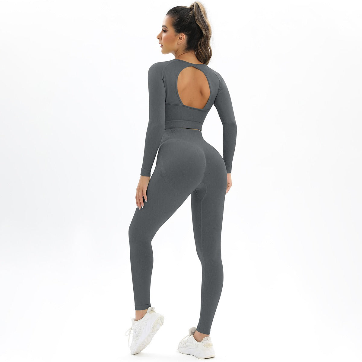 Qi Standout Two-Piece Set
