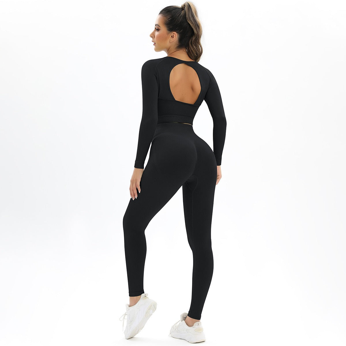 Qi Standout Two-Piece Set