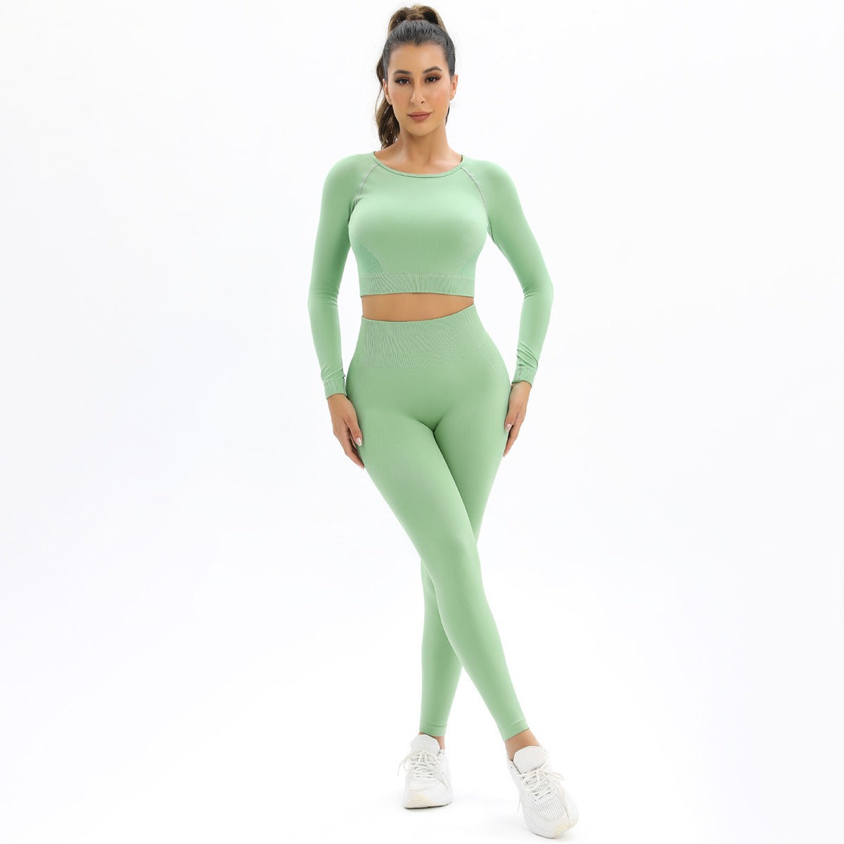 Qi Standout Two-Piece Set