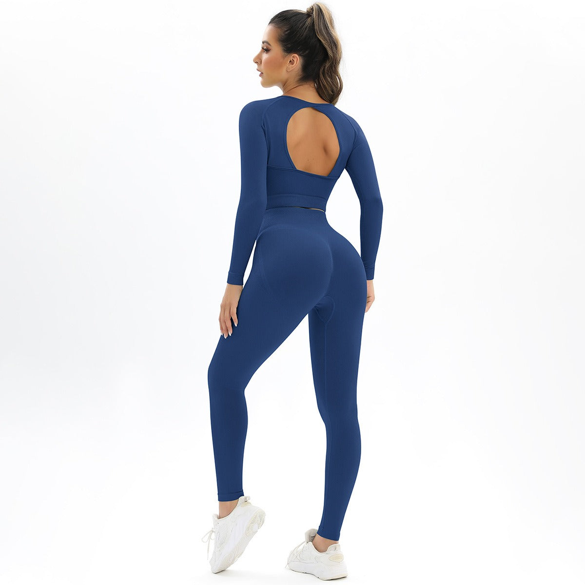Qi Standout Two-Piece Set