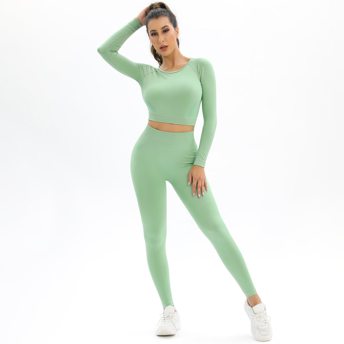 Qi Standout Two-Piece Set